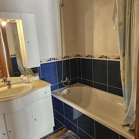 Δωμάτια σε οικογενειακή κατοικία Bigwaves1 *